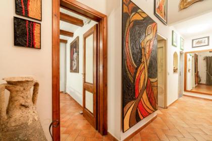 The paintress home with private patio - image 30