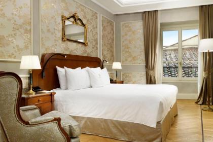 Luxury Apartments by Palazzo Portinari Salviati - image 15
