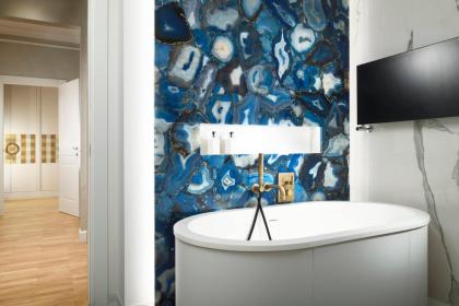 Luxury Apartments by Palazzo Portinari Salviati - image 24