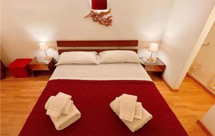 Beautiful Apartment In Firenze With Wifi And 1 Bedrooms - image 21