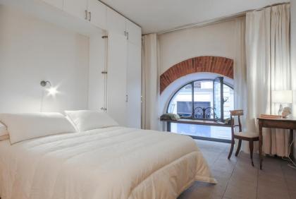 Duomo Deluxe Apartment - image 14