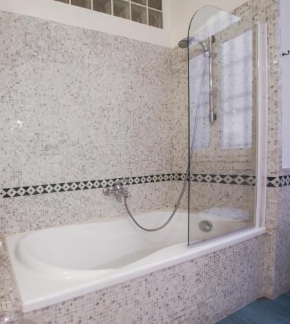 Duomo Deluxe Apartment - image 19