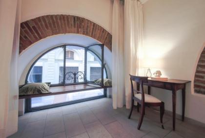 Duomo Deluxe Apartment - image 23