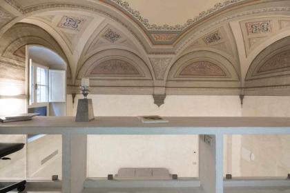 Cherubini Apartment With Frescoes - image 20