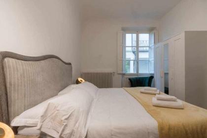 VIVALDI Elegant Apartment In Piazza santa Croce - image 20