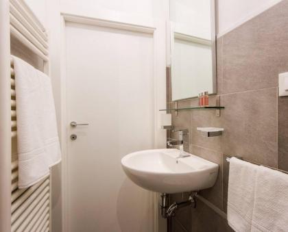 Apartments Florence- Serragli Contemporary - image 26