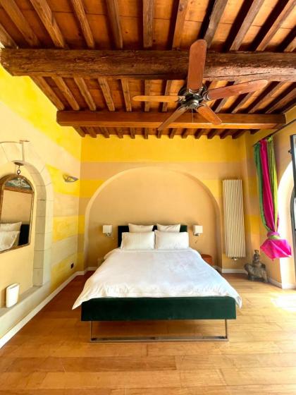 Green Escape Guesthouse with Pool in Villa - image 22