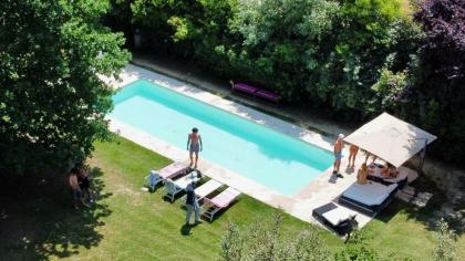 Green Escape Guesthouse with Pool in Villa - image 28