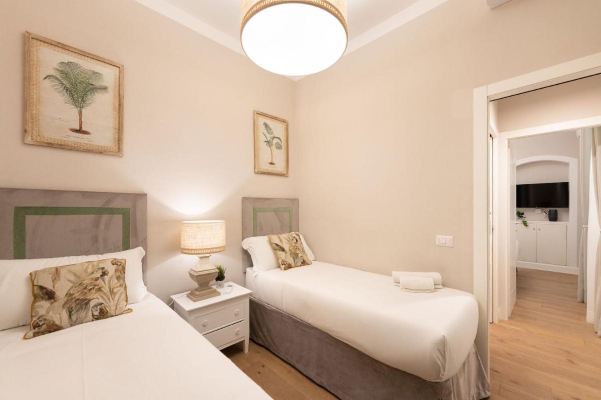 Apartments Florence- Guelfa delight with Courtyard - main image