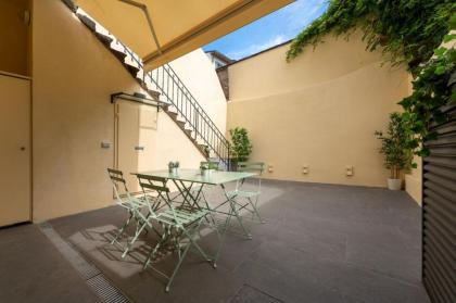 Apartments Florence- Guelfa delight with Courtyard - image 13