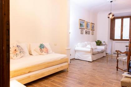 San Niccolò Elegant Apartment - image 13
