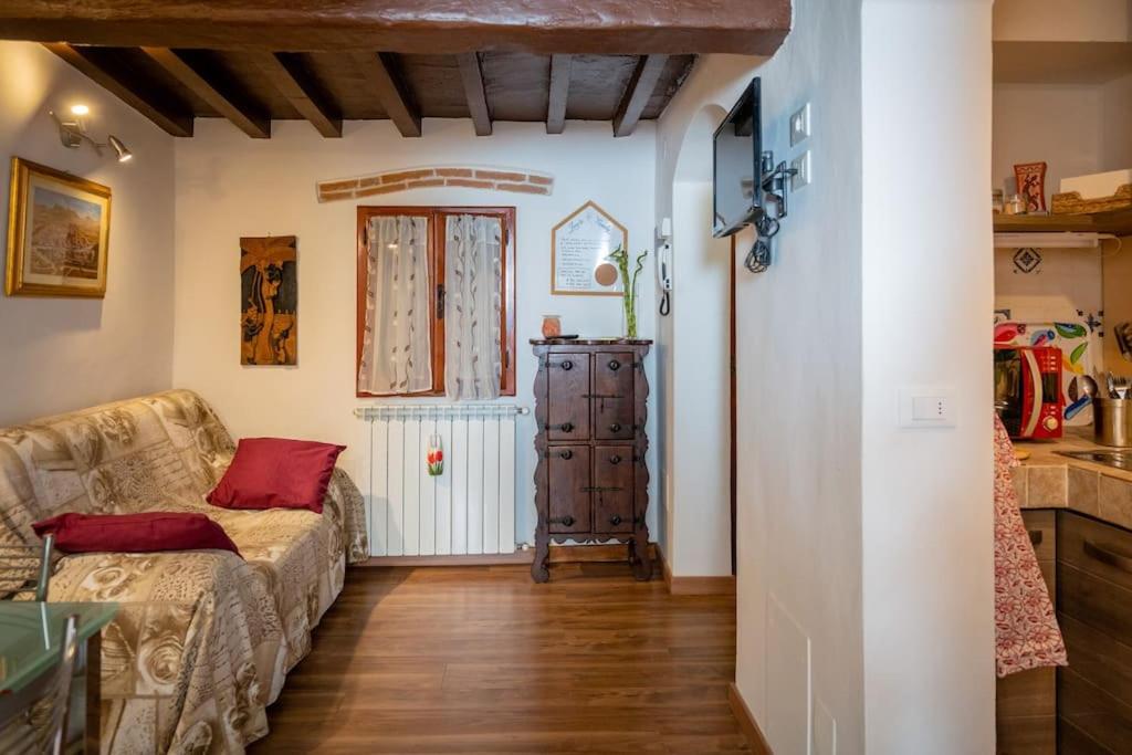 Monica appartamento con giardino al Ponte Vecchio - image 7