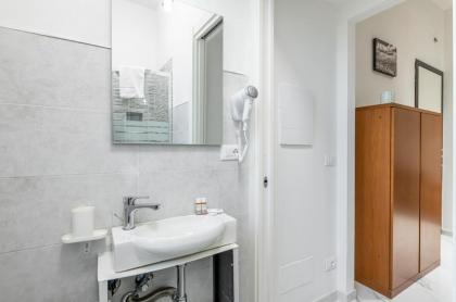 Florence Comfortable Apartment - image 12