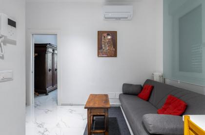 Florence Comfortable Apartment - image 6