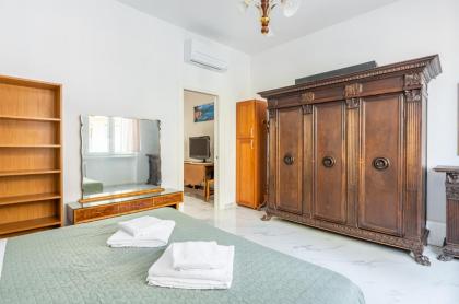 Florence Comfortable Apartment - image 9