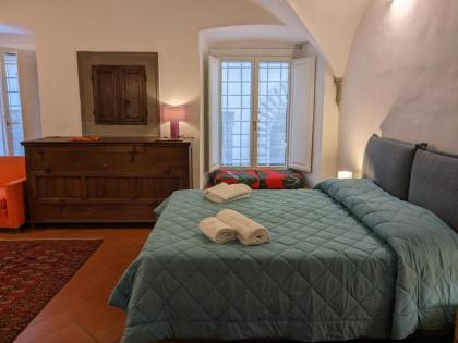 Miriam - Sweet Dreams in Florence - image 9
