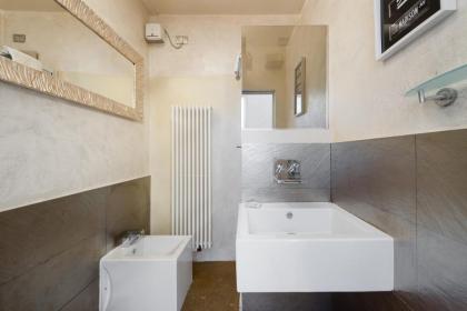 Duomo Loft - Hosted by Sweetstay - image 15