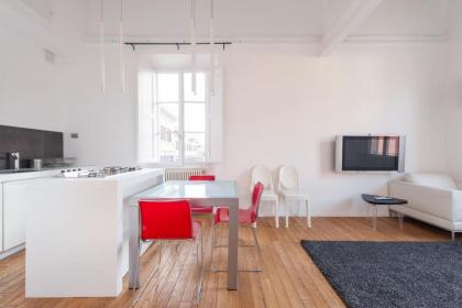 Duomo Loft - Hosted by Sweetstay - image 16