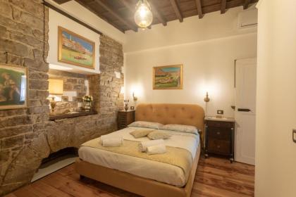 Boutique Ponte Vecchio - image 16