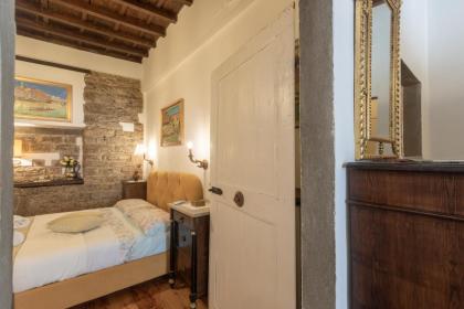 Boutique Ponte Vecchio - image 21