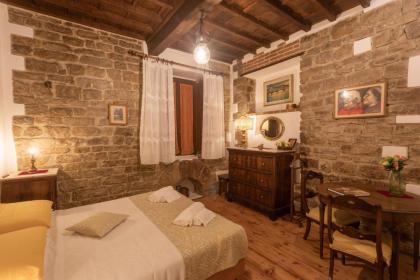 Boutique Ponte Vecchio - image 23