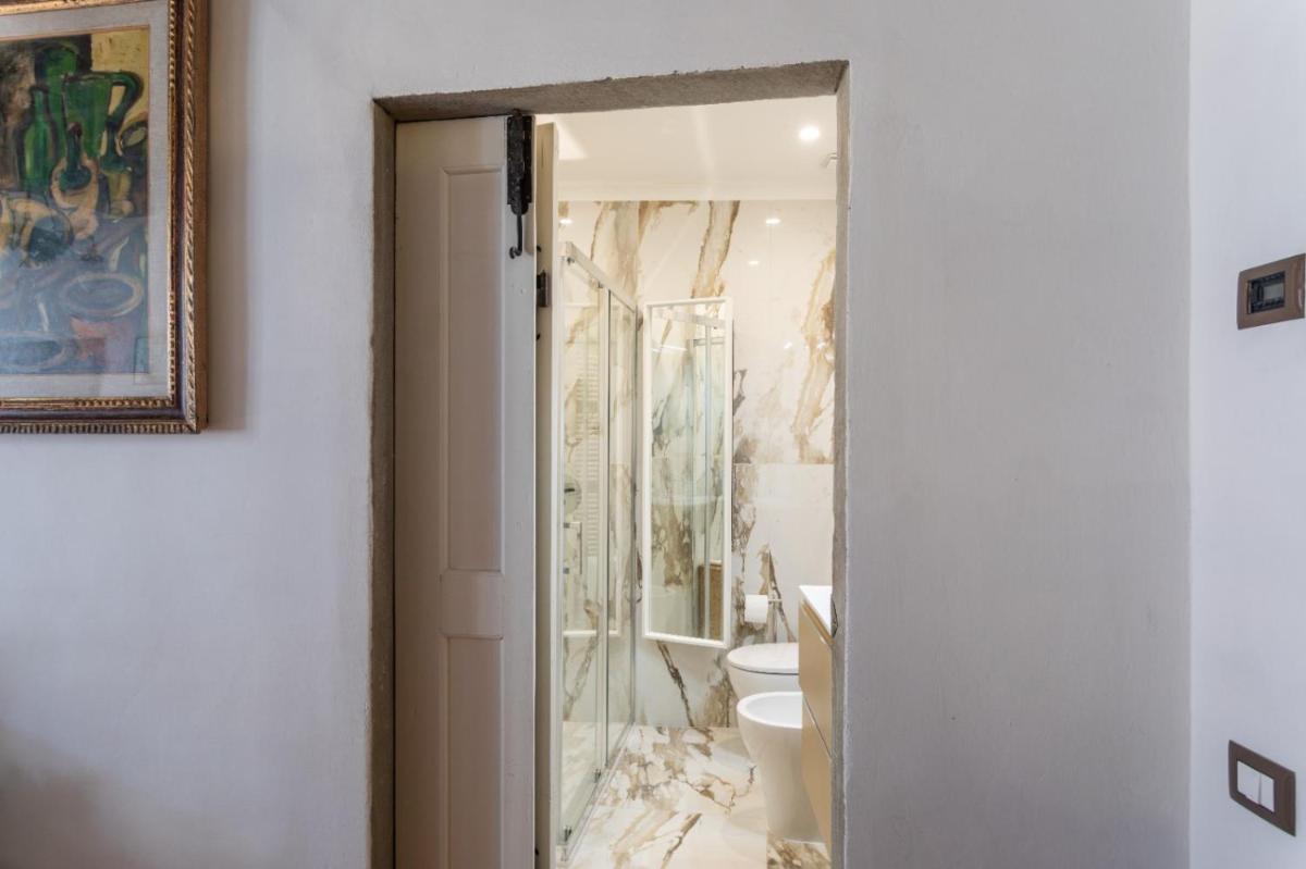 Boutique Ponte Vecchio - image 4