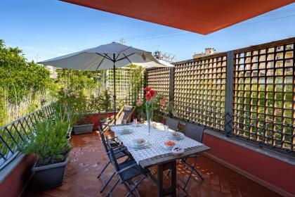 Cosy terrace apartment - image 21