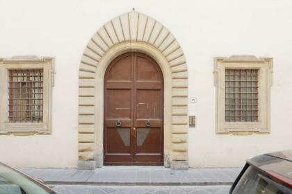 Ponte Vecchio Deluxe Apartament - image 23