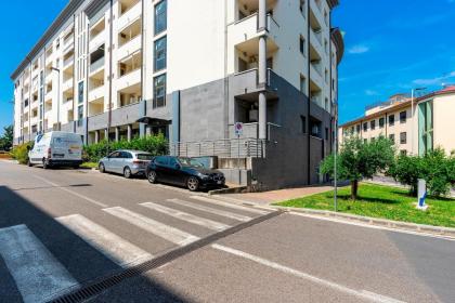 Gui Apartment - image 26