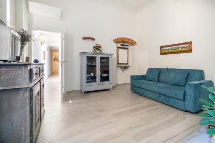 Casa Lorenzo with a quiet tiny patio - image 9