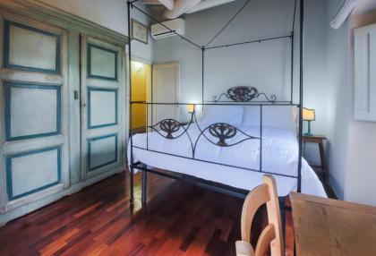 Apartments Florence- Borgo Pinti with Frescoes - image 21