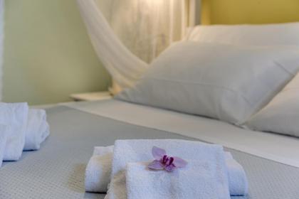 Romantic Suite Home - image 15
