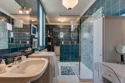 Romantic Suite Home - image 16