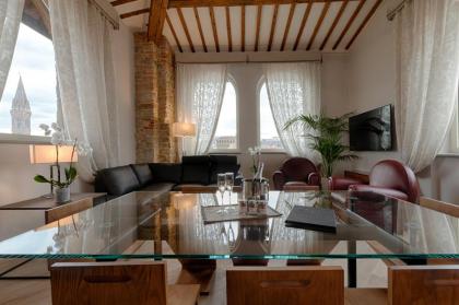 Donati Luxury Tower Suites - image 13