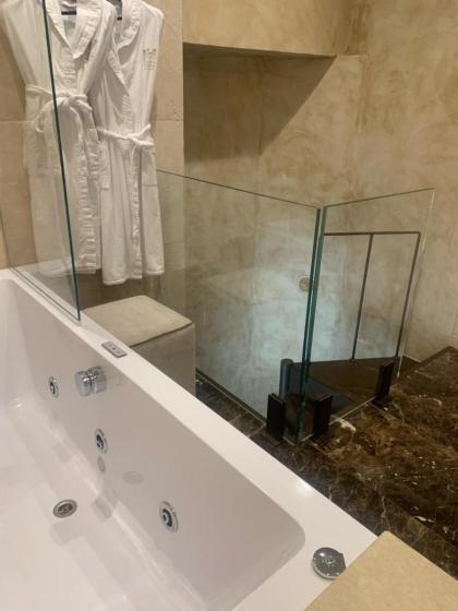 Donati Luxury Tower Suites - image 22