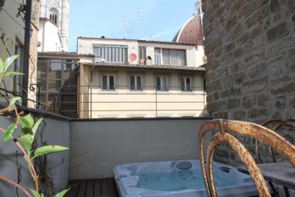 Donati Luxury Tower Suites - image 23