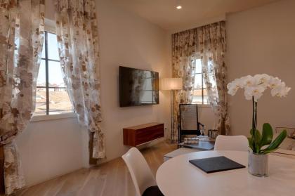 Donati Luxury Tower Suites - image 4