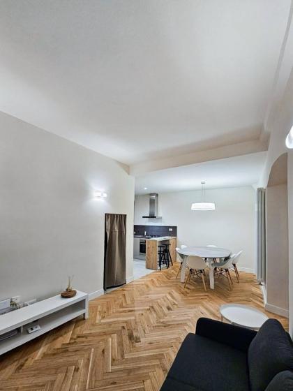 Centralissimo Due Passi Dal Duomo Per Gruppi - image 29