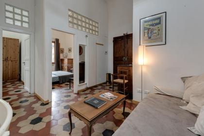 Eclectic Apartment in Santa Croce - image 21