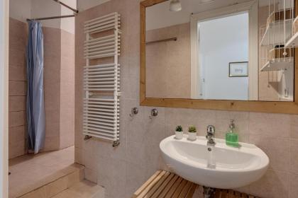 Eclectic Apartment in Santa Croce - image 23