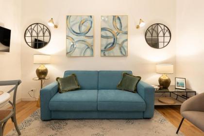 Florence Charming Apartments - Chic retreat a few steps from Santa Croce Square - image 10