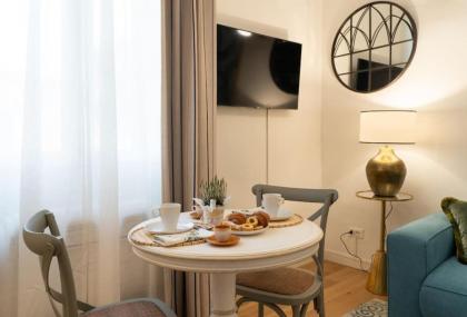 Florence Charming Apartments - Chic retreat a few steps from Santa Croce Square - image 14