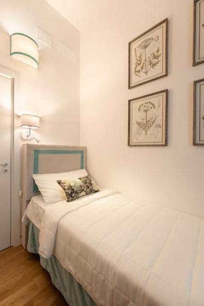 Florence Charming Apartments - Chic retreat a few steps from Santa Croce Square - image 16