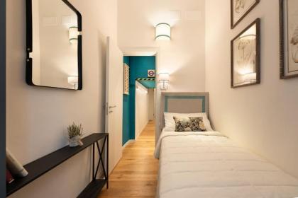 Florence Charming Apartments - Chic retreat a few steps from Santa Croce Square - image 19