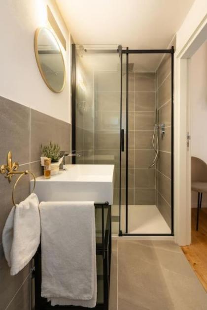 Florence Charming Apartments - Chic retreat a few steps from Santa Croce Square - image 23