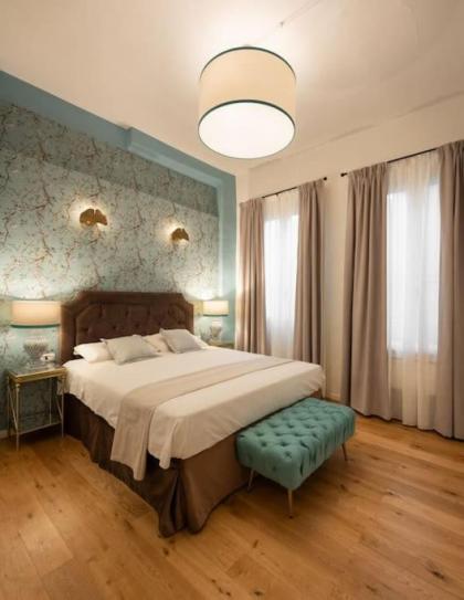 Florence Charming Apartments - Chic retreat a few steps from Santa Croce Square - image 26