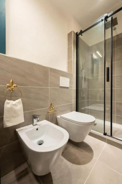 Florence Charming Apartments - Chic retreat a few steps from Santa Croce Square - image 28