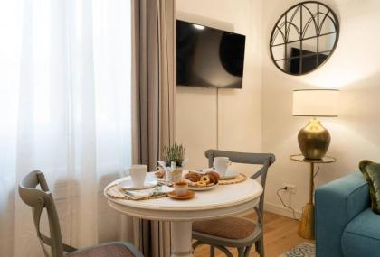 Florence Charming Apartments - Chic retreat a few steps from Santa Croce Square - image 8