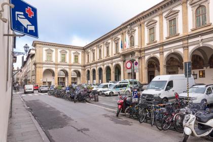 Tra il Duomo e il teatro la Pergola - image 28