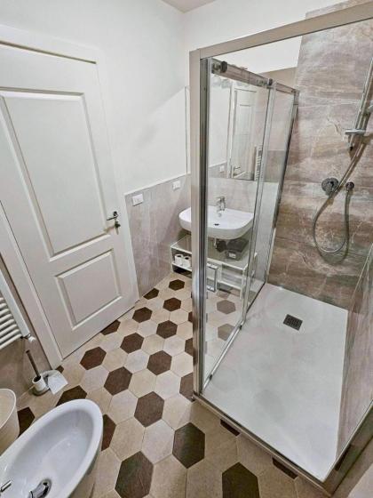 Entire apartments for 8 Duomo view - image 28